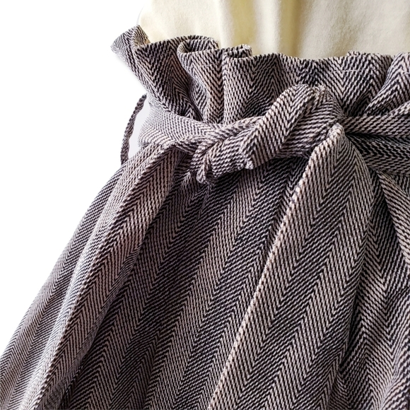 In The Beginning Sand & Black Paperbag High Waist Shorts With Matching Belt - Picture 2 of 7